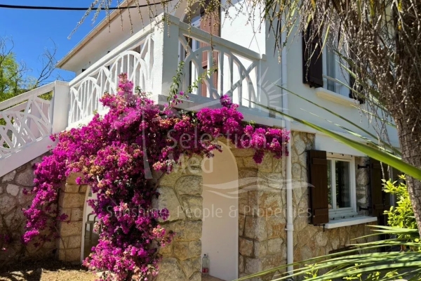 Luxury House for sale in Magagnosc, 550 000 €, Photo 1