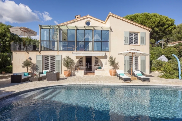 Maison de luxe à vendre à Antibes, 3 590 000 €, Photo 1