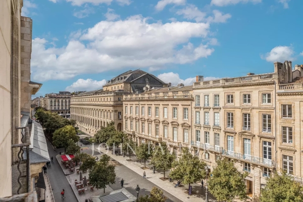 Luxury Apartment for sale in Bordeaux, 790 000 €, Photo 4