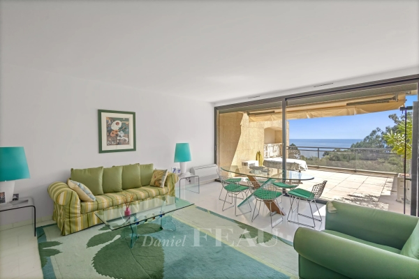 Luxury Apartment for sale in Cannes, 775 000 €, Photo 1
