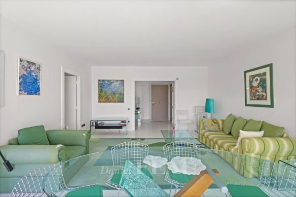 Luxury Apartment for sale in Cannes, 775 000 €, Photo 4