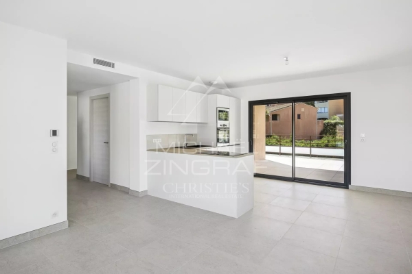 Luxury Apartment for sale in Saint-Raphaël, 736 000 €, Photo 5