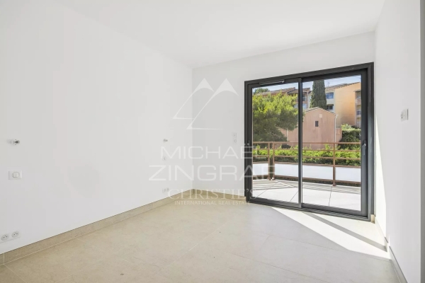 Luxury Apartment for sale in Saint-Raphaël, 736 000 €, Photo 7