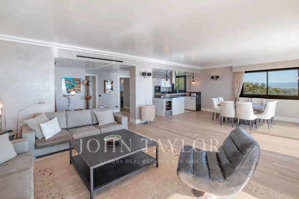 Luxury Apartment for sale in Vallauris, 1 590 000 €, Photo 5