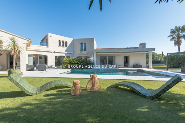Luxury House for sale in Saint-Raphaël, 1 890 000 €, Photo 1