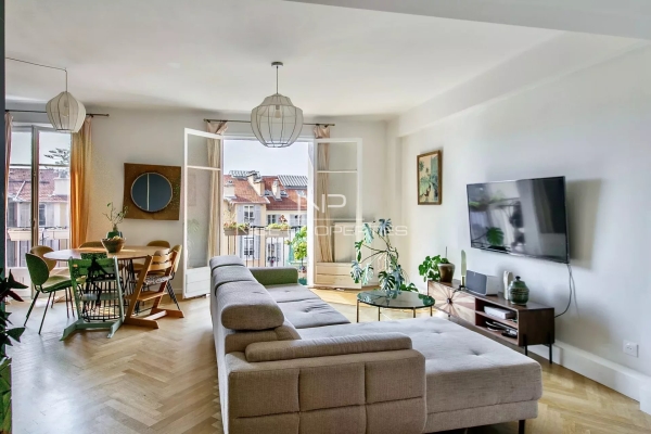 Luxury Apartment for sale in Nice, 850 000 €, Photo 1