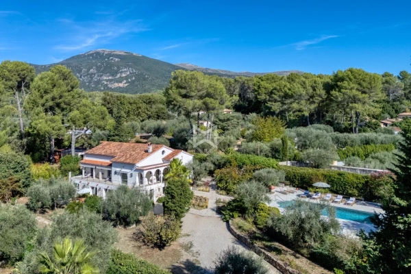 Maison de luxe à vendre à Roquefort-les-Pins, 2 490 000 €, Photo 3