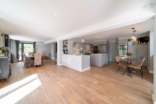 Maison de luxe à vendre à Roquefort-les-Pins, 2 490 000 €, Photo 7