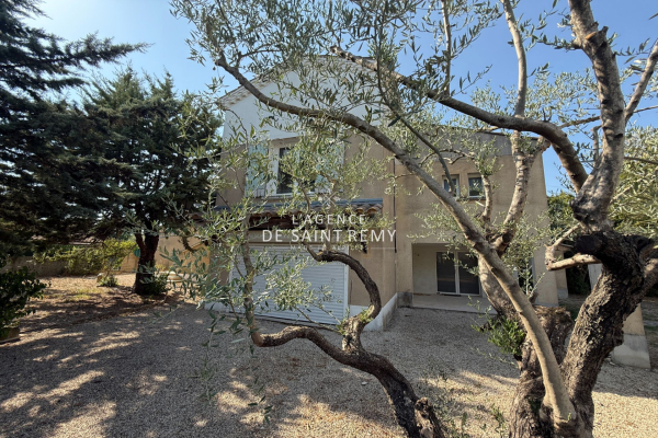 Maison de luxe à vendre à Saint-Rémy-de-Provence, 625 000 €, Photo 1