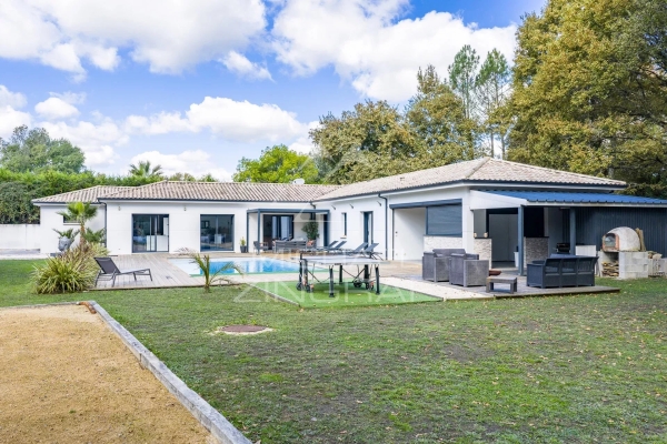 Maison de luxe à vendre à Salles, 1 150 000 €, Photo 2