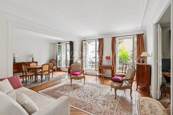 Luxury Apartment for sale in Neuilly-sur-Seine, 1 313 000 €, Photo 2