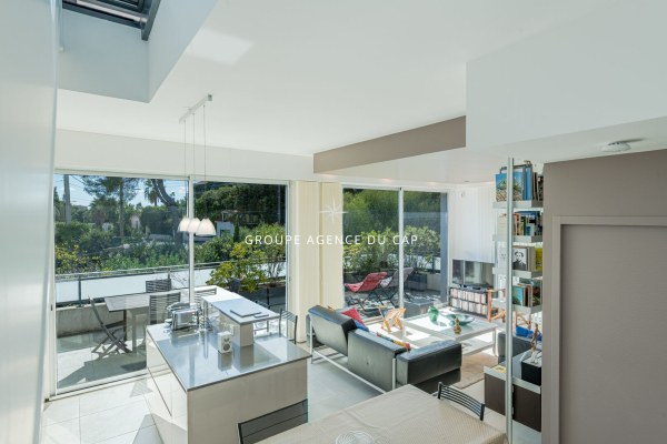 Luxury Apartment for sale in Saint-Raphaël, 1 070 000 €, Photo 3