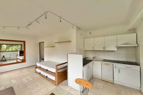 Luxury Apartment for sale in Roquebrune-Cap-Martin, 252 000 €, Photo 3