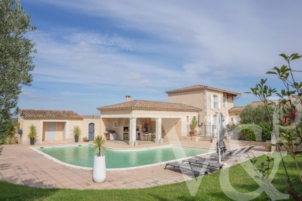 Maison de luxe à vendre à Fontvieille, 1 160 000 €, Photo 1