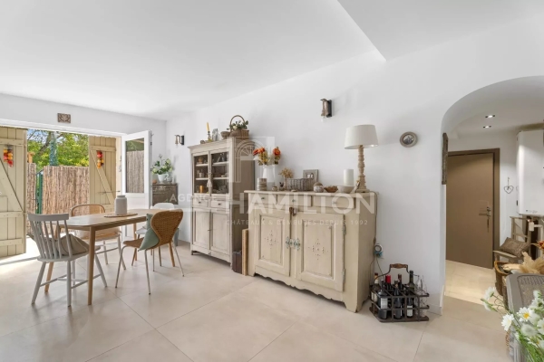 Luxury Apartment for sale in Châteauneuf-Grasse, 299 000 €, Photo 2