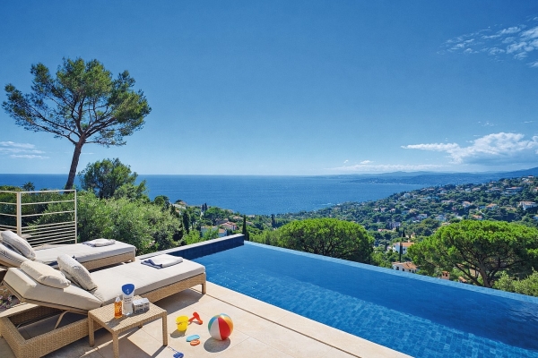 Maison de luxe à vendre à Saint-Tropez, 2 950 000 €, Photo 1
