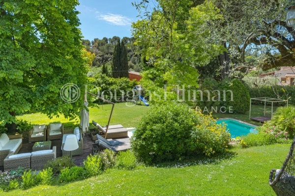 Maison de luxe à vendre à Valbonne, 1 890 000 €, Photo 3