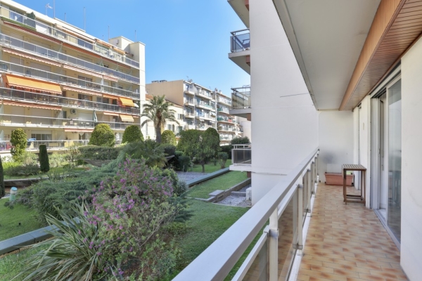 Luxury Apartment for sale in Nice, 350 000 €, Photo 1