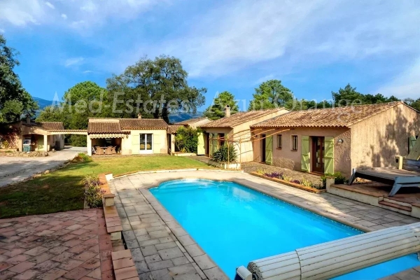 Luxury House for sale in Le Plan-de-La-Tour, 1 000 000 €, Photo 1