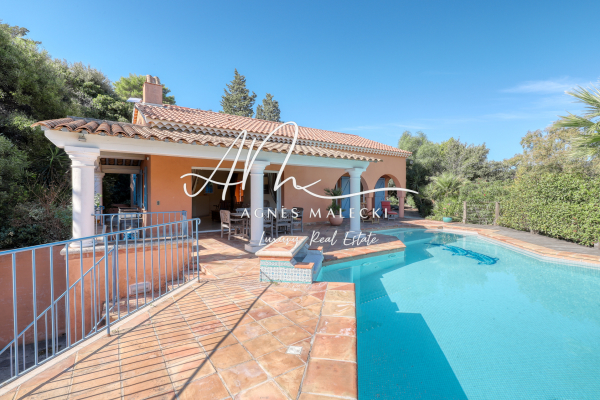 Maison de luxe à vendre à Le Lavandou, 2 150 000 €, Photo 1