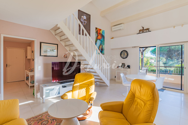 Luxury Apartment for sale in Saint-Raphaël, 550 000 €, Photo 3