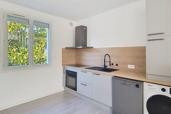 Appartement de luxe à vendre à Toulon, 199 000 €, Photo 2