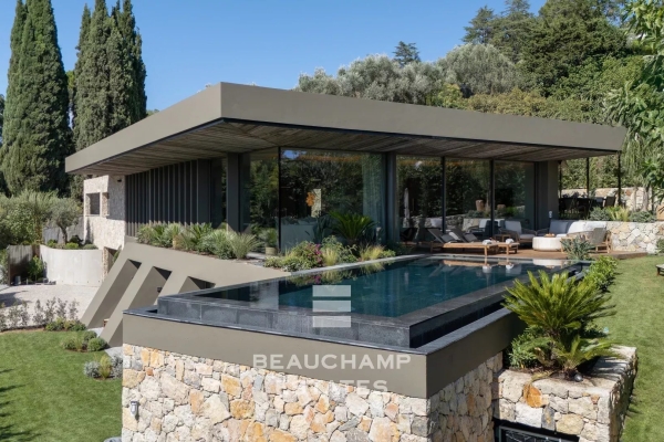 Maison de luxe à louer à Mougins, 12 000 €, Photo 1