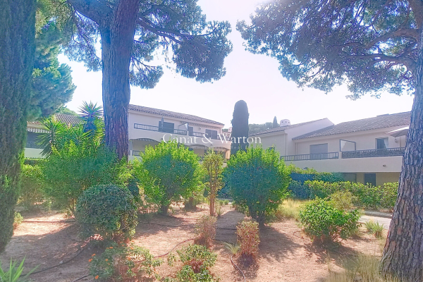 Appartement de luxe à vendre à Saint-Raphaël, 369 000 €, Photo 1