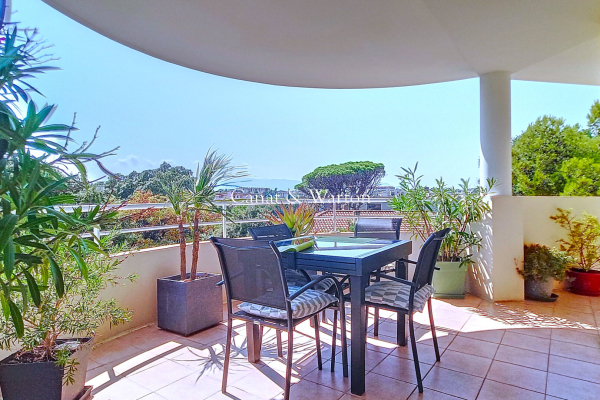 Appartement de luxe à vendre à Saint-Raphaël, 455 000 €, Photo 2