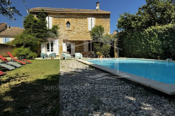 Maison de luxe à vendre à Codolet, 535 000 €, Photo 1