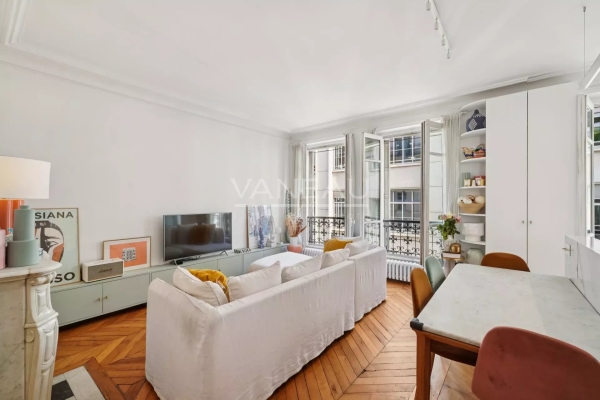 Luxury Apartment for sale in Paris 6Ème, 900 000 €, Photo 2