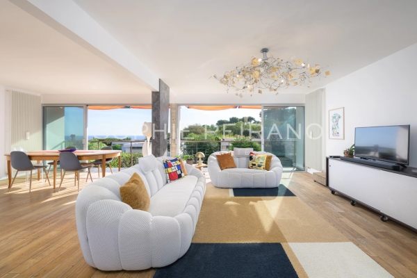 Maison de luxe à vendre à Antibes, 895 000 €, Photo 2