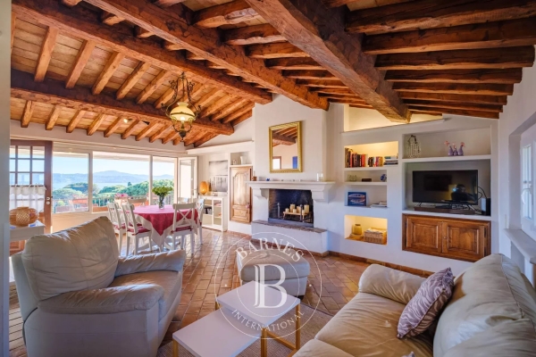 Luxury Apartment for sale in Grimaud, 670 000 €, Photo 1