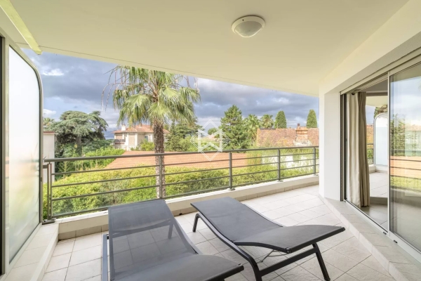 Luxury Apartment for sale in Cannes, 699 000 €, Photo 2