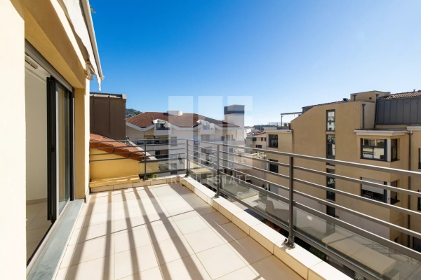 Appartement de luxe à vendre à Cannes, 550 000 €, Photo 2