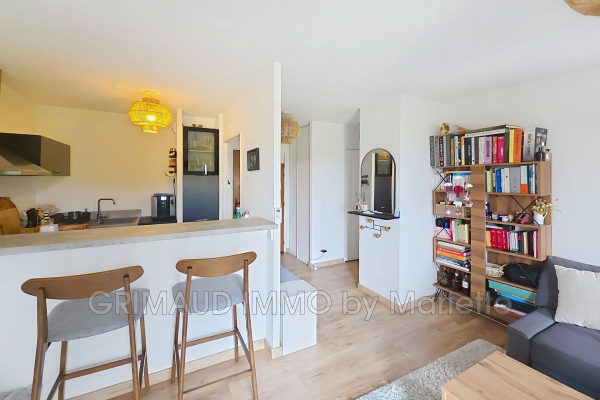 Luxury Apartment for sale in Grimaud, 259 000 €, Photo 1