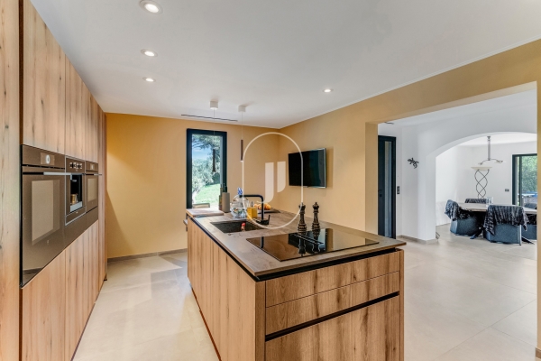 Luxury House for sale in La Garde-Freinet, 999 000 €, Photo 5