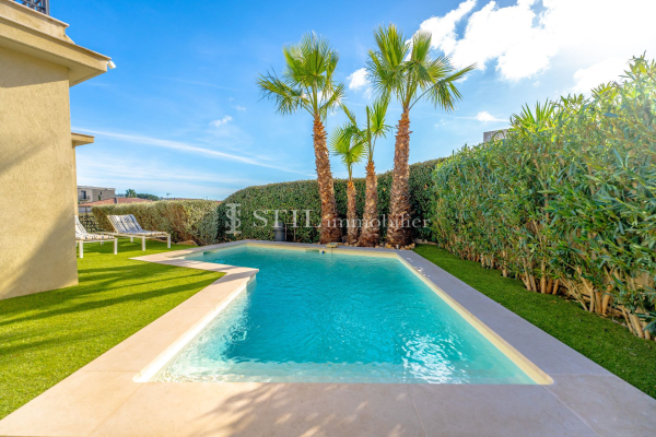 Luxury House for sale in Sainte-Maxime, 990 000 €, Photo 1
