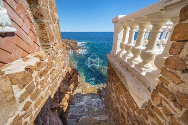 Luxury House for sale in Anthéor, 3 980 000 €, Photo 2