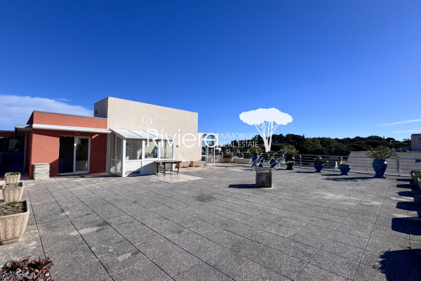 Luxury Apartment for sale in Cavalaire-sur-Mer, 1 200 000 €, Photo 4