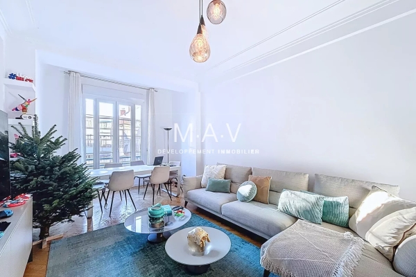 Luxury Apartment for sale in Nice, 850 000 €, Photo 1