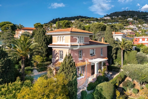 Maison de luxe à vendre à Villefranche-sur-Mer, 3 150 000 €, Photo 1