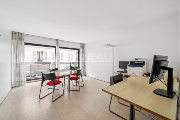 Luxury Apartment for sale in Paris 15Ème, 375 000 €, Photo 2