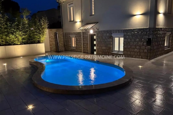 Maison de luxe à louer à Cannes, 3 400 €, Photo 3