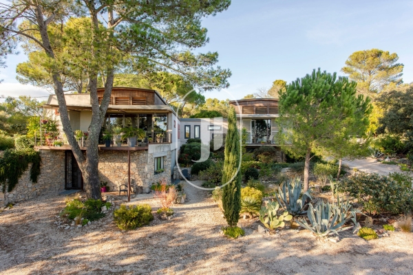 Maison de luxe à vendre à Nîmes, 1 050 000 €, Photo 1