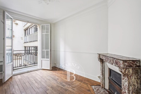 Luxury Apartment for sale in Paris 11Ème, 370 000 €, Photo 1
