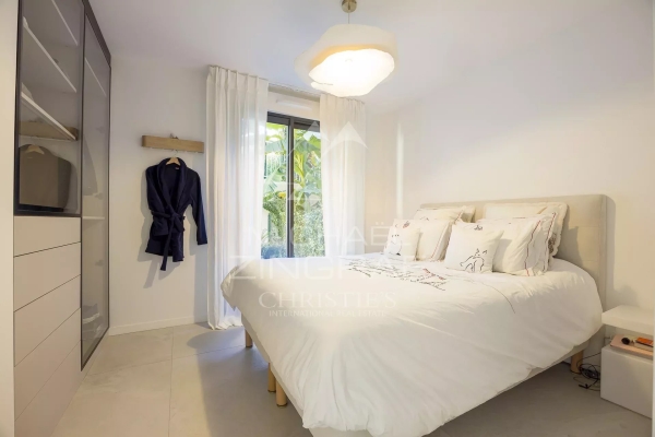Luxury Apartment for sale in Antibes, 970 000 €, Photo 5