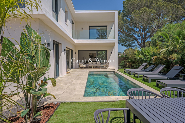 Maison de luxe à vendre à Saint-Raphaël, 1 395 000 €, Photo 1