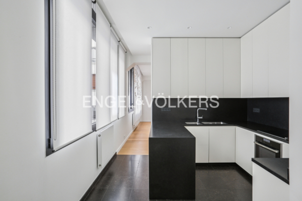 Luxury Apartment for sale in Paris 7Ème, 1 780 000 €, Photo 7