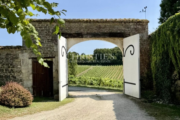 Maison de luxe à vendre à Angoulême, 1 130 000 €, Photo 3